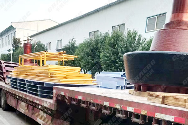 湖北年產(chǎn)60萬噸鋼渣線搖臂、磨輥等發(fā)貨